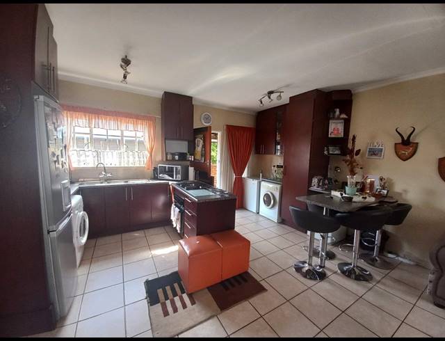 3 BEDROOM APARTMENT FOR SALE IN JORDAAN PARK